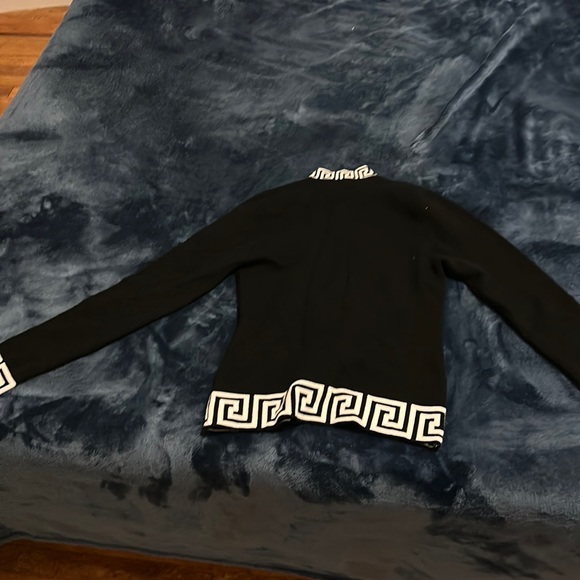 2 piece long sleeve/skirt set - Picture 2 of 3